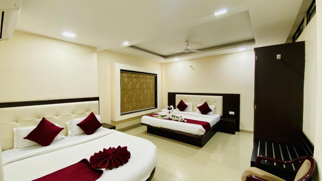 The Richi Rich Hotel And Resort Indore Exterior foto