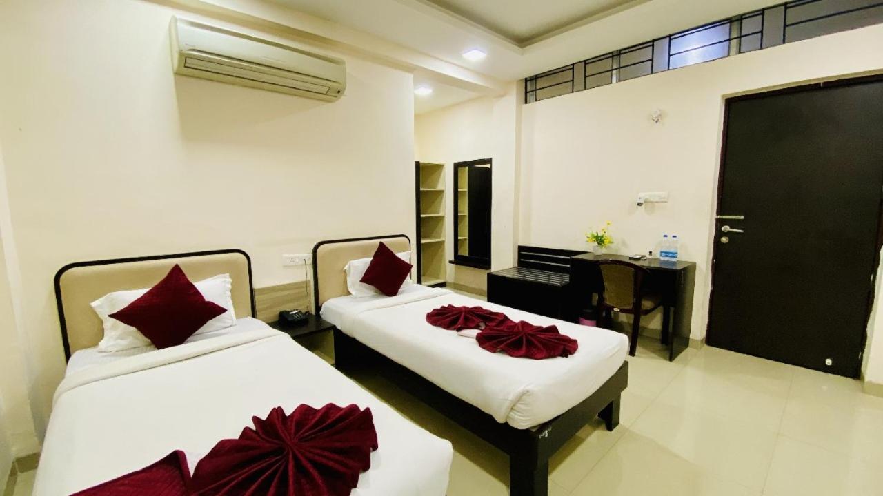 The Richi Rich Hotel And Resort Indore Exterior foto