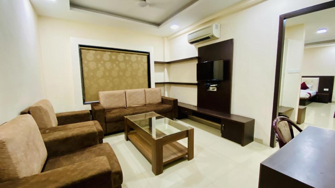 The Richi Rich Hotel And Resort Indore Exterior foto