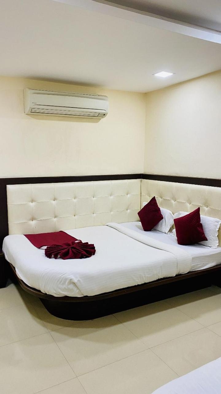 The Richi Rich Hotel And Resort Indore Exterior foto